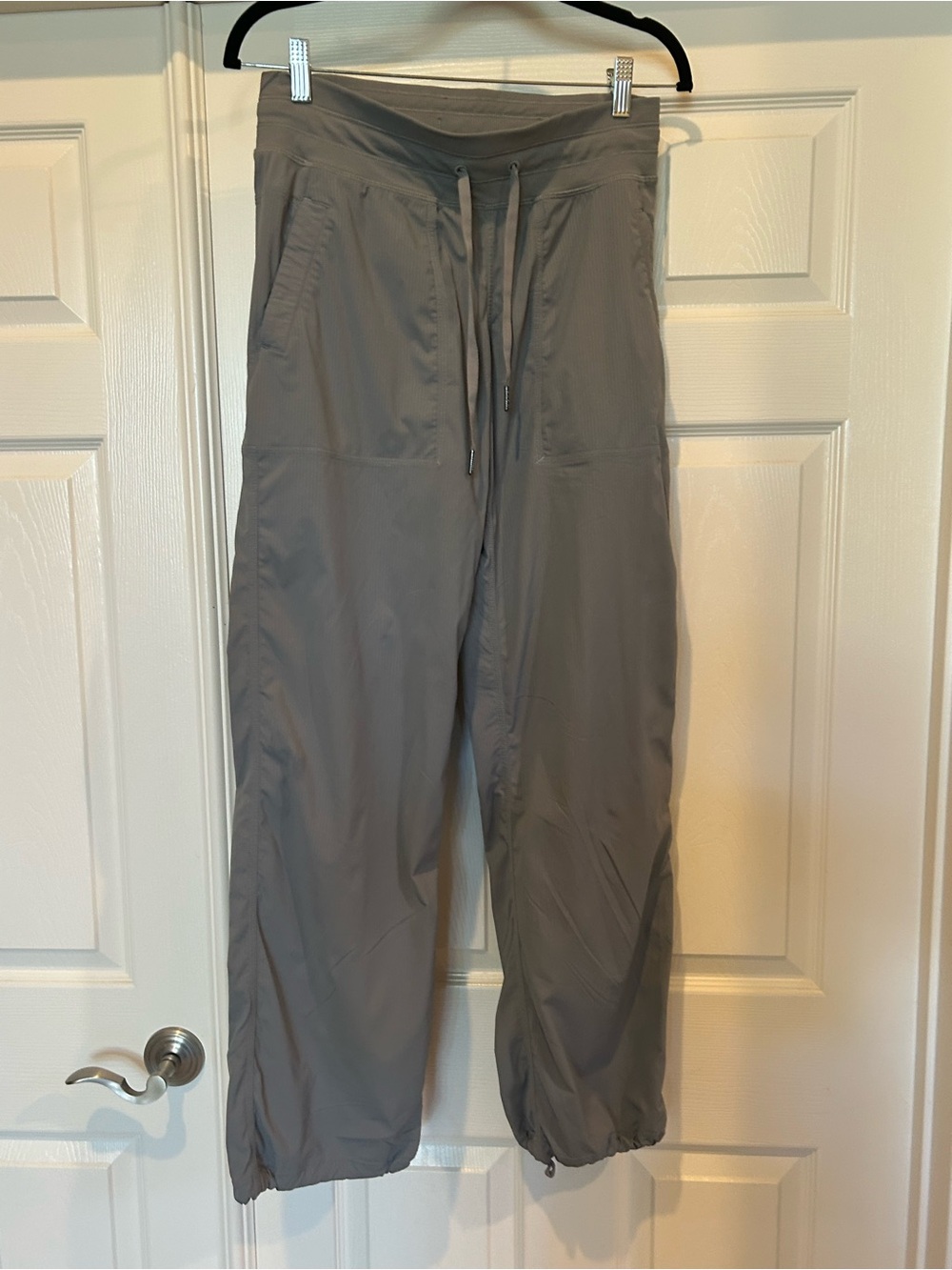 Lululemon Sz 8 regular, Dance Studio pants, EUC